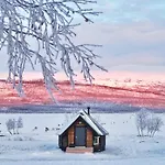 Lomakeskus Arctic Land Adventure Glass Igloos *