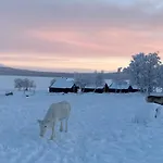 Arctic Land Adventure Glass Igloos Lomakeskus *