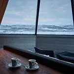 Arctic Land Adventure Glass Igloos * Kilpisjärvi