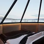 Arctic Land Adventure Glass Igloos Kilpisjärvi