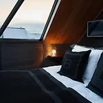Lomakeskus Arctic Land Adventure Glass Igloos Kilpisjärvi