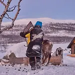 Arctic Land Adventure Glass Igloos Lomakeskus *