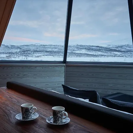 Arctic Land Adventure Glass Igloos * Kilpisjärvi