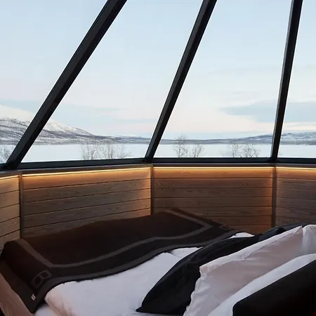 Arctic Land Adventure Glass Igloos Kilpisjärvi