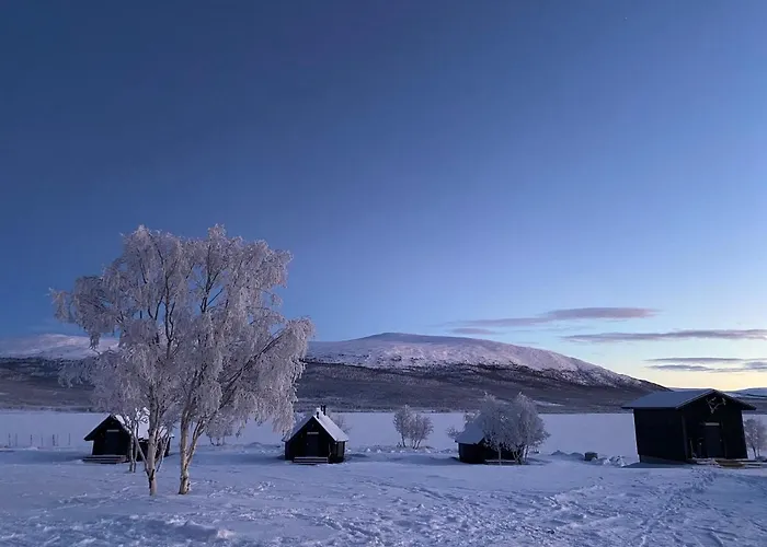 Arctic Land Adventure Glass Igloos