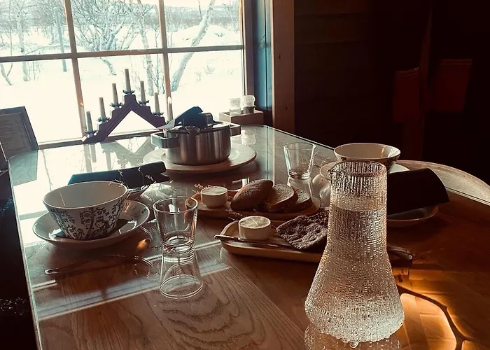 Arctic Land Adventure Glass Igloos אתר נופש *