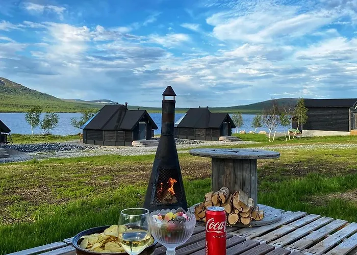 Arctic Land Adventure Glass Igloos קילפיסיארבי