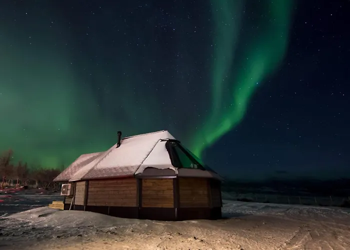 Arctic Land Adventure Glass Igloos קילפיסיארבי