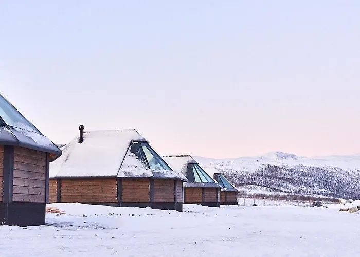 Arctic Land Adventure Glass Igloos קילפיסיארבי