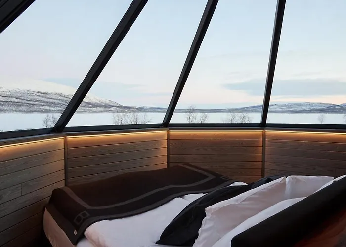 Arctic Land Adventure Glass Igloos קילפיסיארבי